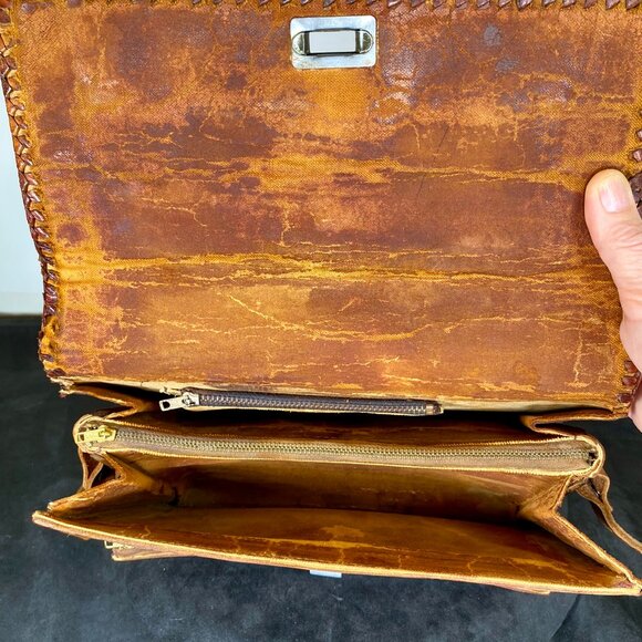 Vintage Hand Tooled, Mexican Leather Purse in Fair Condition, Priced to Sell, - Picture 6 of 12
